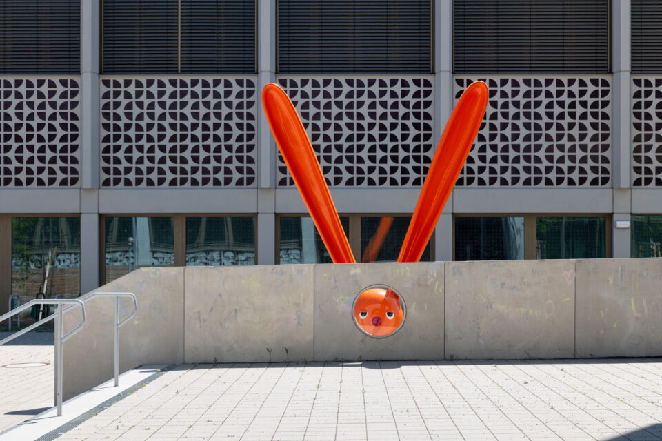 Augenhöhe, Skulptur Grundschule Karower Chaussee, Berlin